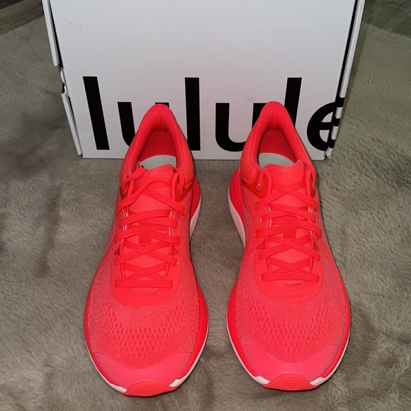 Lululemon Chargefeel workout low sneakers size 8.5 color:flare pink - Picture 2 of 5